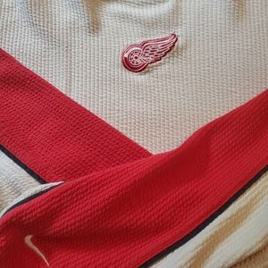 Red wings long sleeve